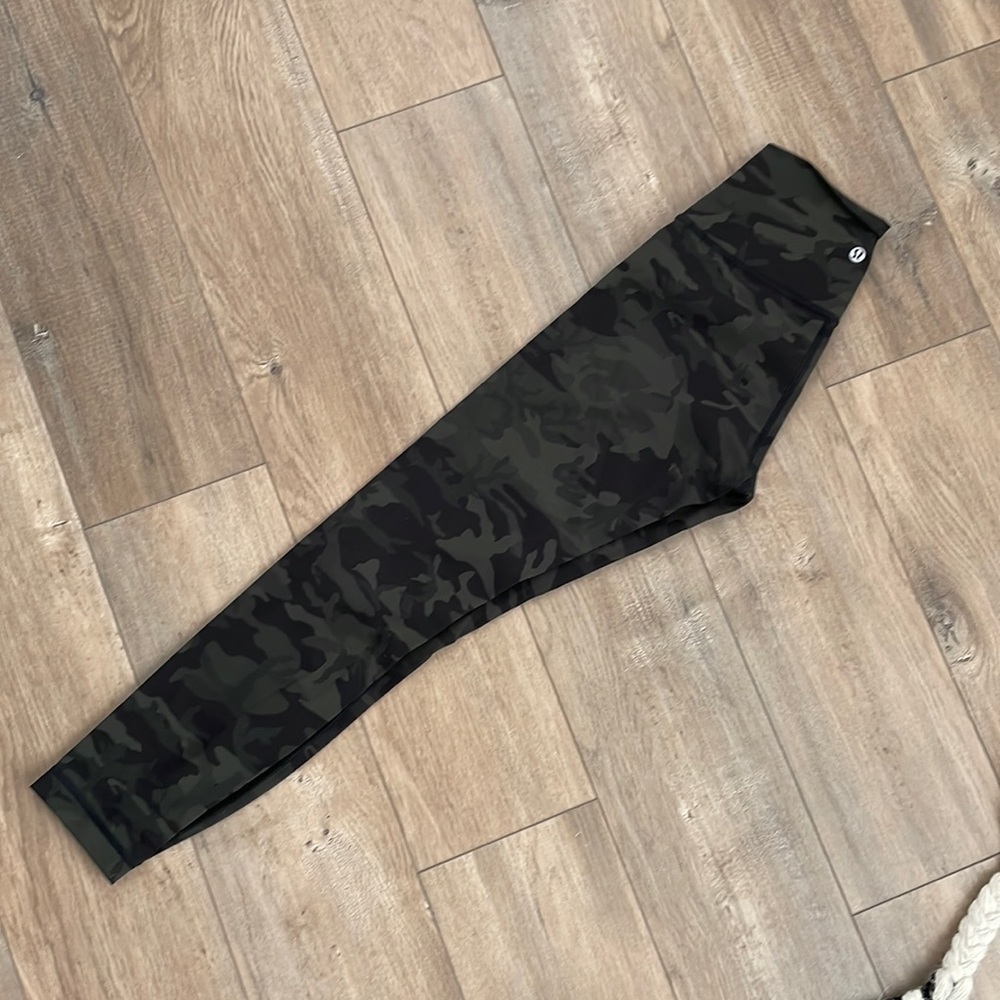 Green camo leggings. Like NEW